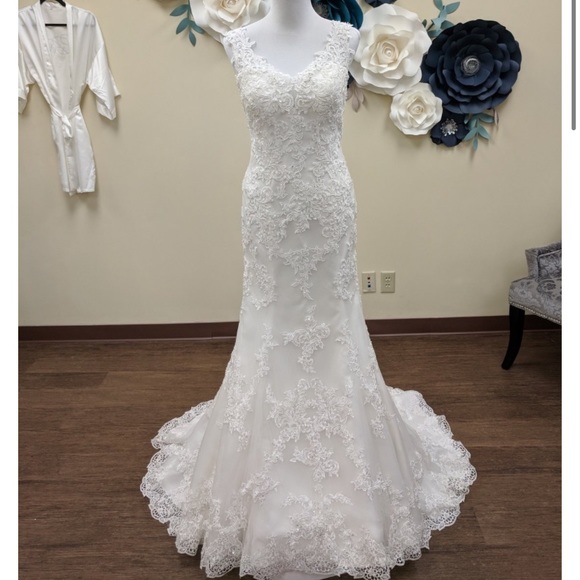 Ivory Mermaid Sequin Gown Sample Size 14 Bridal Dress Wedding White